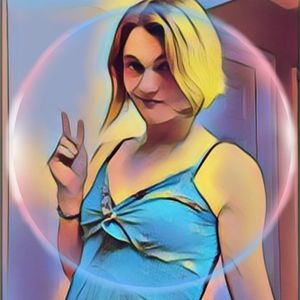 Meet your Posher, Chryssi